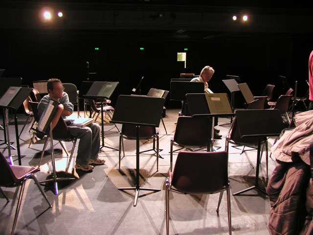 [Image: multhshdw1.jpg]